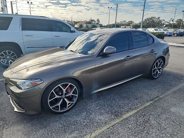 2019 Alfa Romeo Giulia Sport