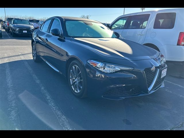 2019 Alfa Romeo Giulia Base