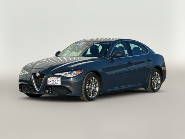 2019 Alfa Romeo Giulia Base