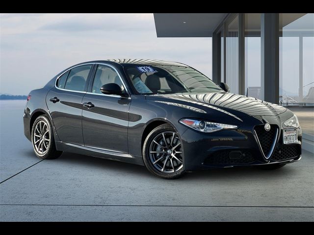 2019 Alfa Romeo Giulia Base