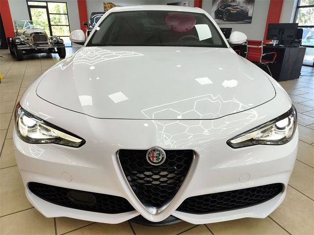 2019 Alfa Romeo Giulia Sport