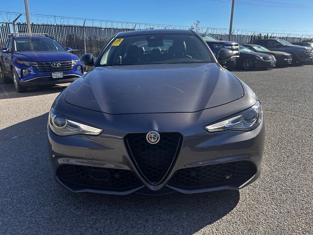 2019 Alfa Romeo Giulia Sport