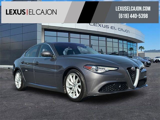 2019 Alfa Romeo Giulia Base