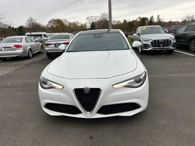 2019 Alfa Romeo Giulia Base