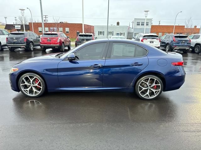 2019 Alfa Romeo Giulia Sport