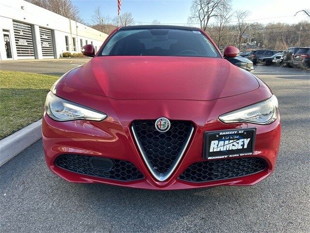 2019 Alfa Romeo Giulia Base