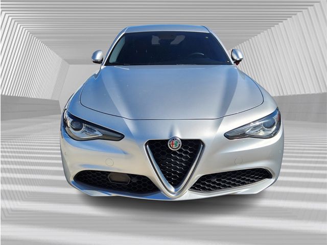 2019 Alfa Romeo Giulia Base