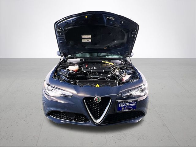 2019 Alfa Romeo Giulia Base