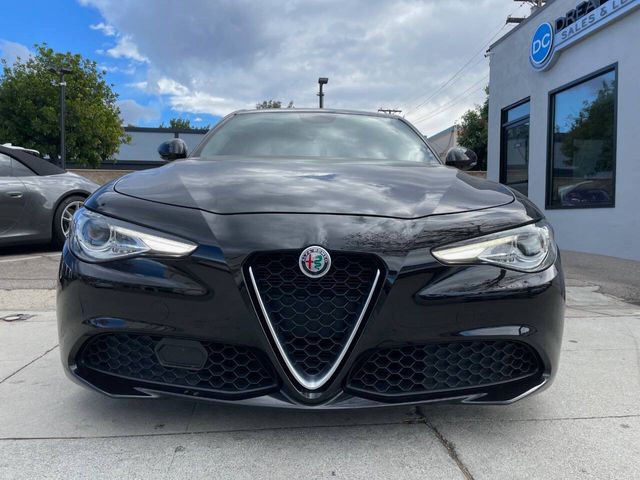 2019 Alfa Romeo Giulia Base