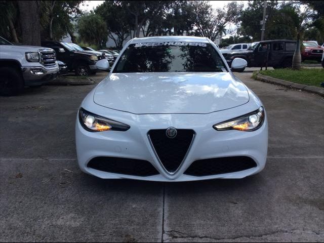 2019 Alfa Romeo Giulia Base