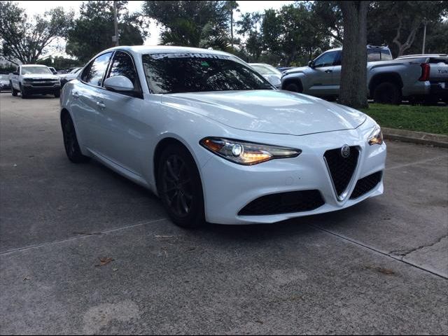 2019 Alfa Romeo Giulia Base