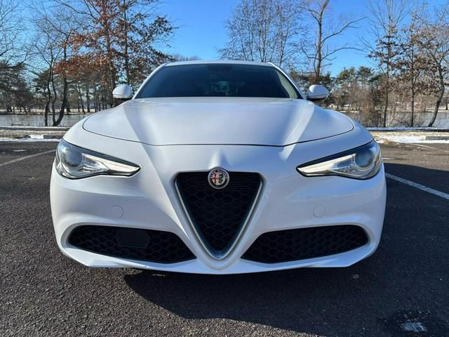 2019 Alfa Romeo Giulia Base