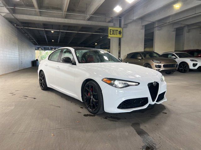 2019 Alfa Romeo Giulia Sport