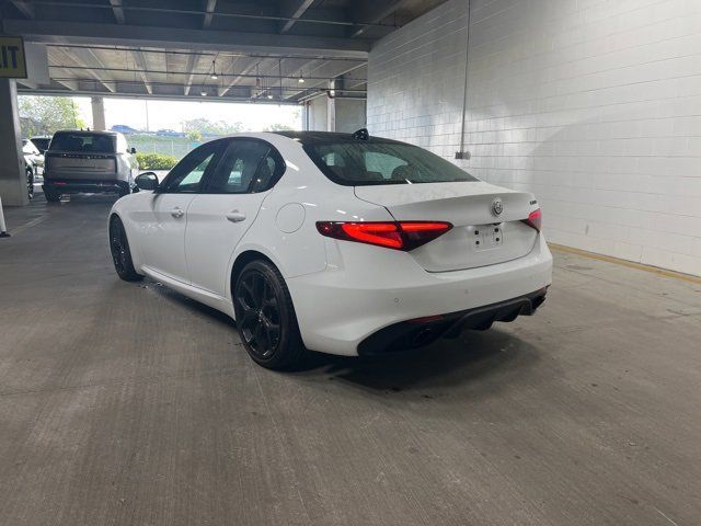 2019 Alfa Romeo Giulia Sport