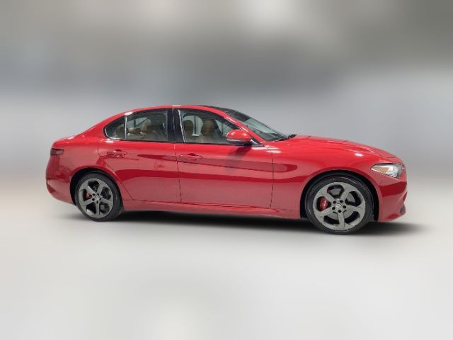 2019 Alfa Romeo Giulia Sport