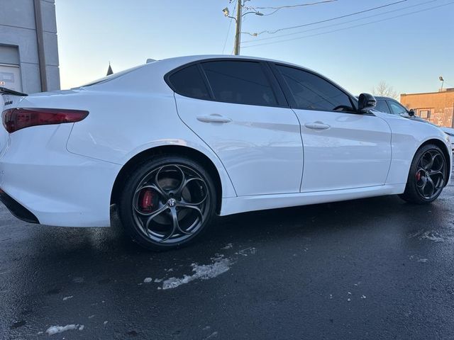 2019 Alfa Romeo Giulia Sport