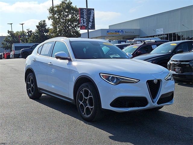 2019 Alfa Romeo Stelvio Base