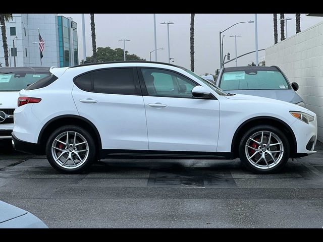 2019 Alfa Romeo Stelvio Sport