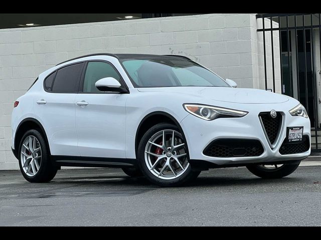 2019 Alfa Romeo Stelvio Sport