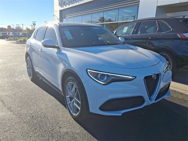 2019 Alfa Romeo Stelvio Base