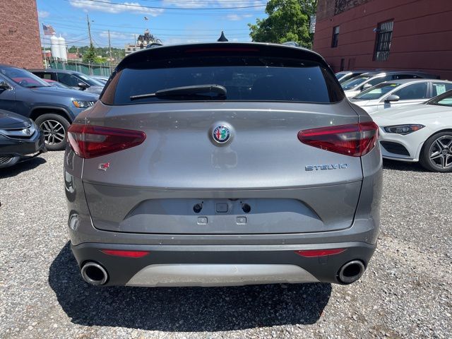 2019 Alfa Romeo Stelvio Sport