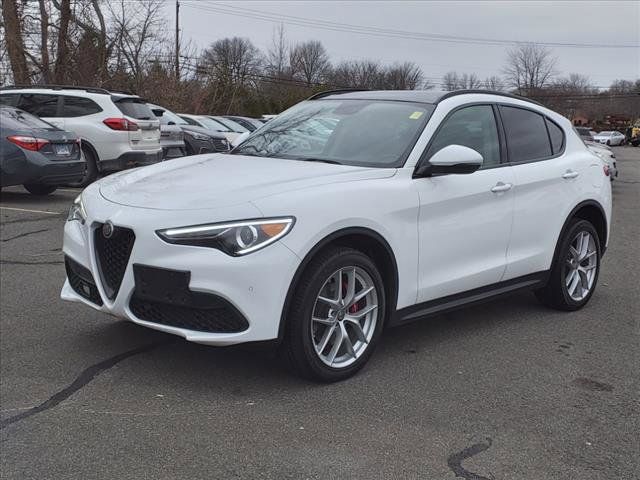 2019 Alfa Romeo Stelvio Sport