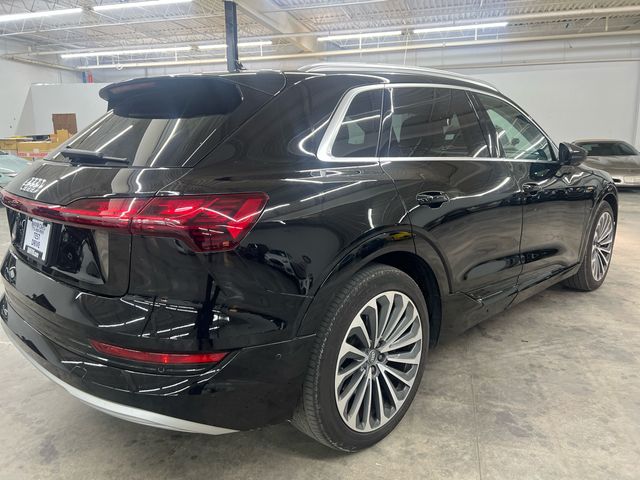 2019 Audi e-tron Prestige