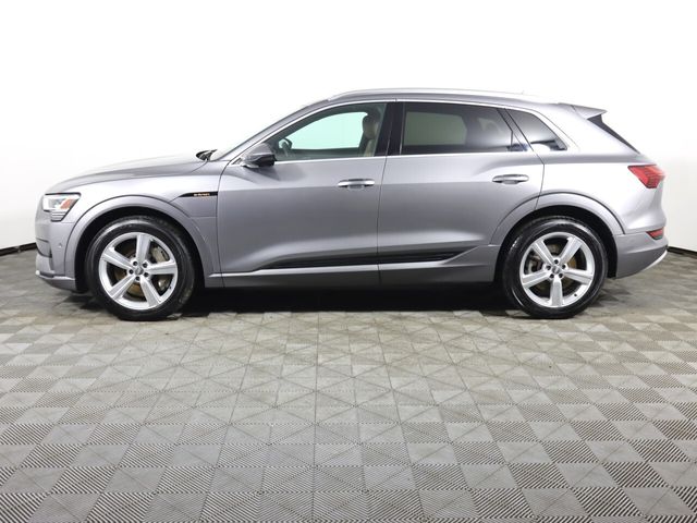 2019 Audi e-tron Premium Plus