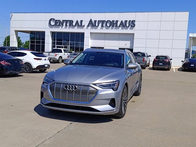 2019 Audi e-tron Prestige