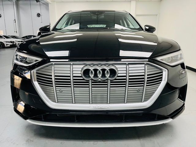 2019 Audi e-tron Prestige