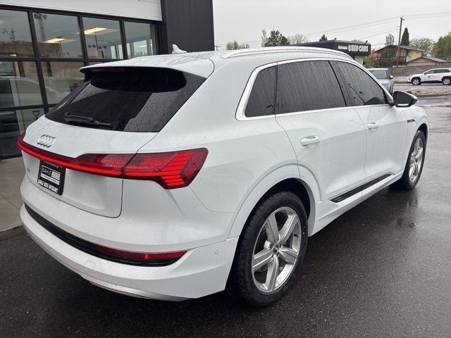 2019 Audi e-tron Premium Plus