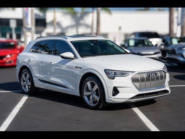 2019 Audi e-tron Premium Plus