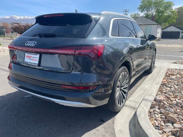 2019 Audi e-tron Premium Plus