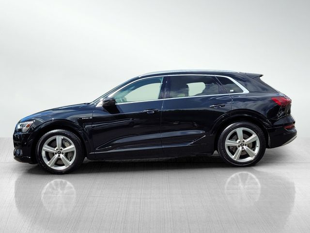 2019 Audi e-tron Premium Plus