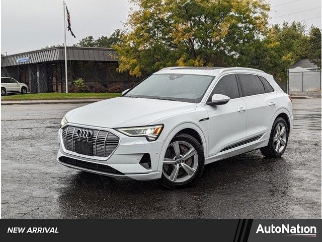 2019 Audi e-tron Premium Plus