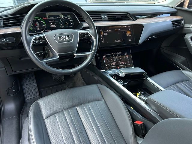 2019 Audi e-tron Premium Plus