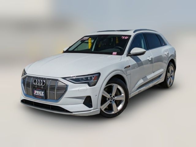 2019 Audi e-tron Premium Plus