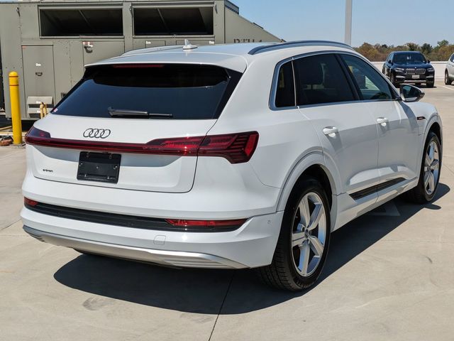 2019 Audi e-tron Premium Plus