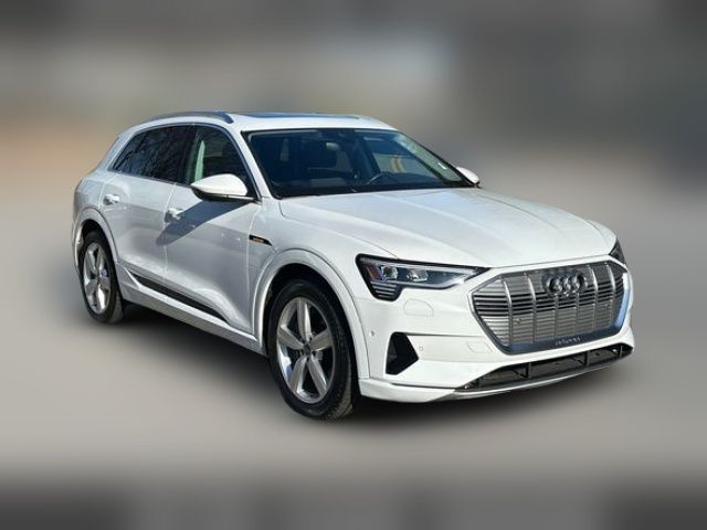 2019 Audi e-tron Premium Plus