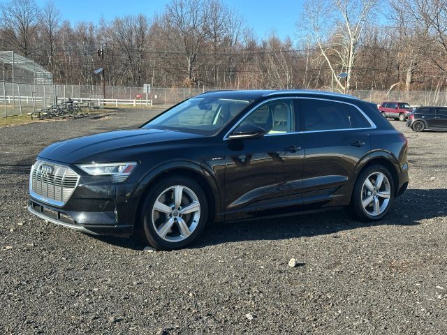 2019 Audi e-tron Premium Plus