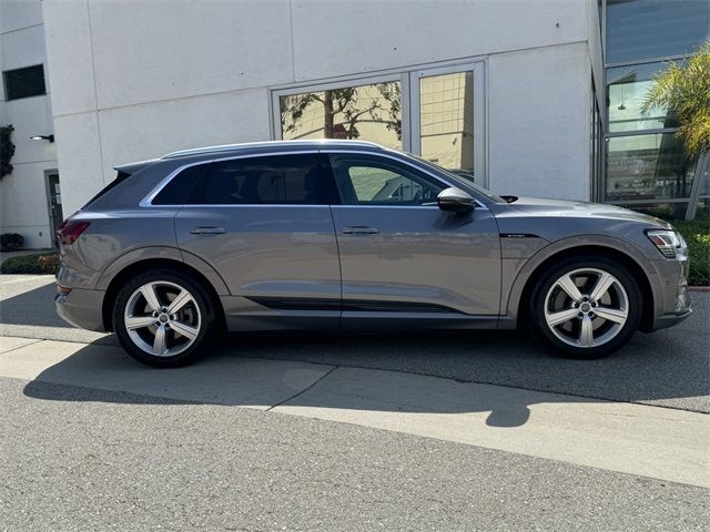 2019 Audi e-tron Prestige