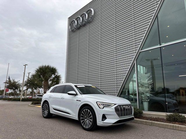 2019 Audi e-tron Prestige