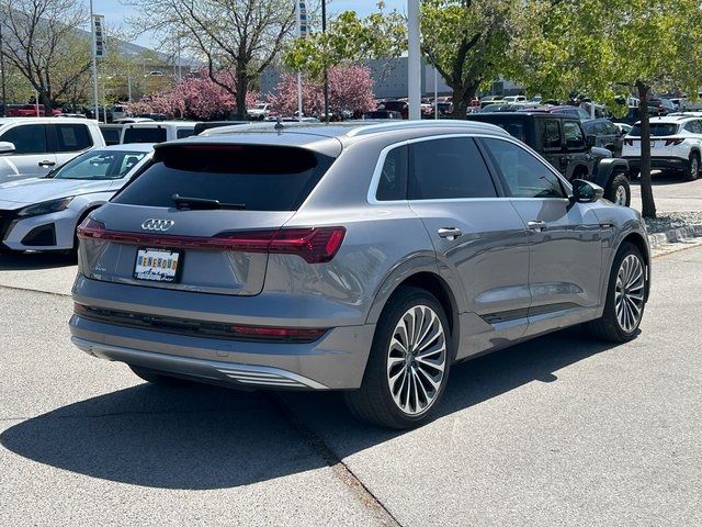 2019 Audi e-tron Prestige