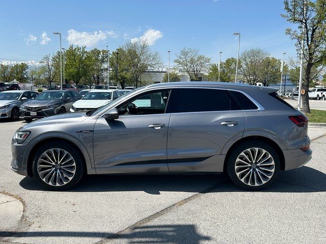 2019 Audi e-tron Prestige
