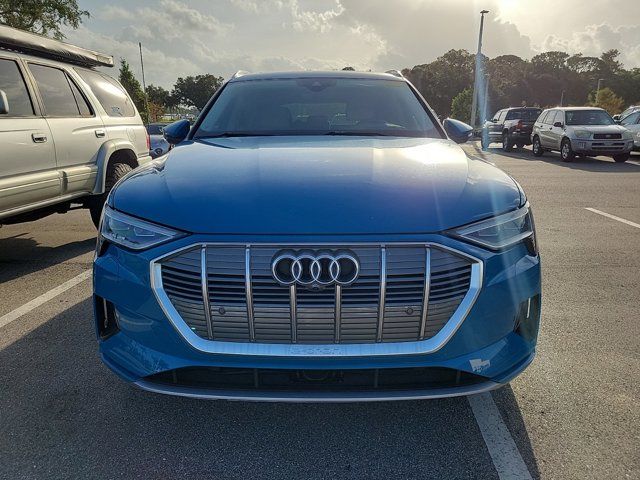 2019 Audi e-tron Prestige