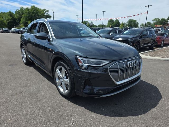 2019 Audi e-tron Prestige