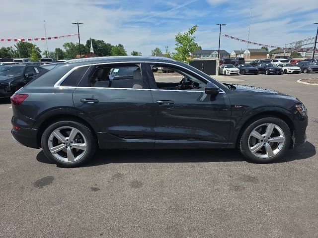 2019 Audi e-tron Prestige