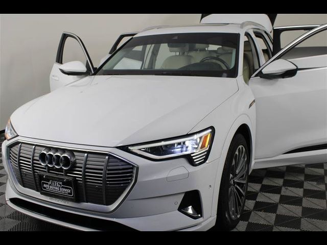 2019 Audi e-tron Prestige