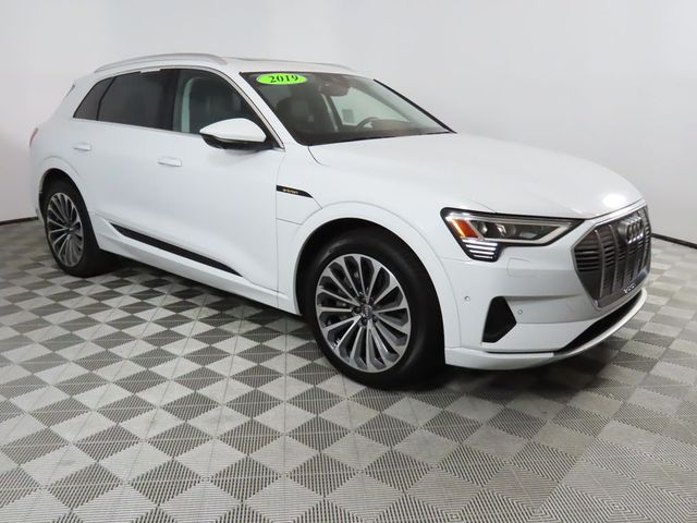 2019 Audi e-tron Prestige