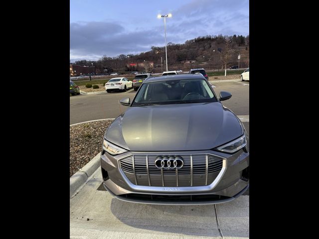 2019 Audi e-tron Prestige